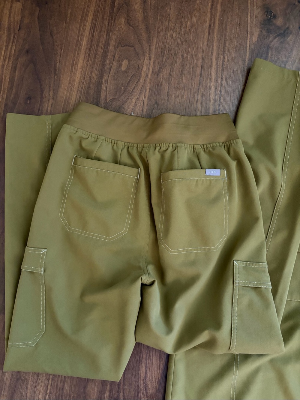 Figs Scrub Set - Picture 4 of 4